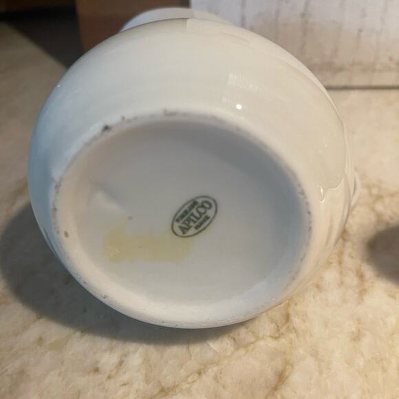 Apilco France white porcelain creamer - Picture 4 of 8